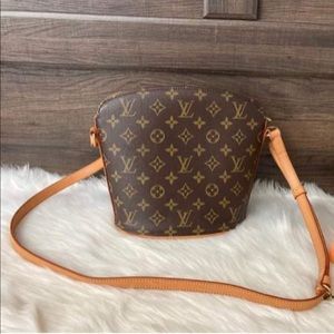 Drouot Crossbody/Shoulder bag
Date code: VI0091
Made in France 🇫🇷